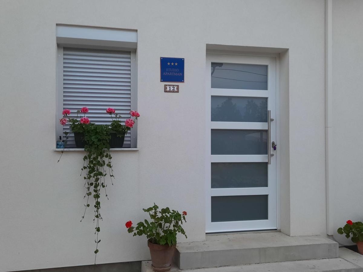 Studio Apartman Marta Korenica Zewnętrze zdjęcie