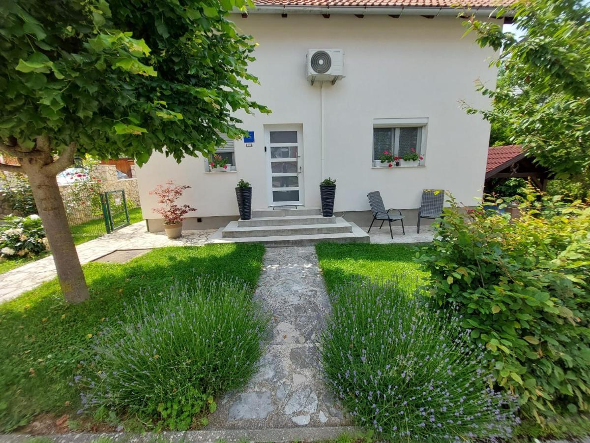 Studio Apartman Marta Korenica Zewnętrze zdjęcie